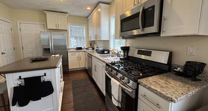 NEW Downtown Salem Retreat 3BD W/ Parking