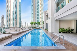 Outdoor pool - Act 2 Luxury 2BR Facing Burj Khalifa & Fountain (Dubai)