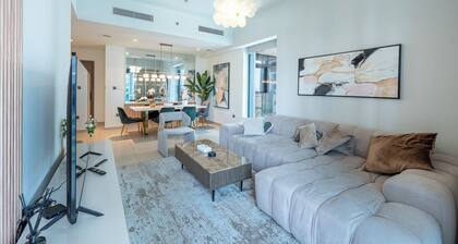 2BR Luxury Unit with Burj and Fountain Views - Walk to Dubai Mall