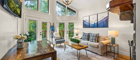 Smart-TV, Kamin, Videospiele