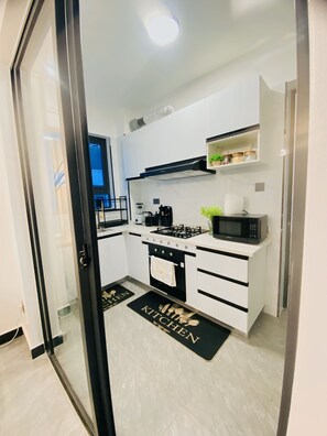 Microwave, stovetop, dishwasher