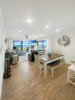 Smart TV, fireplace, books, music library - 2-bedroom condo with wraparound Ocean Views, Arcade, Steps to Boardwalk (Ocean City)