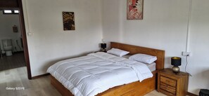 3 عدّة غرف نوم وواي فاي وملاءات أسرّة