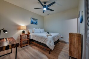 2 bedrooms, iron/ironing board, free WiFi, bed sheets