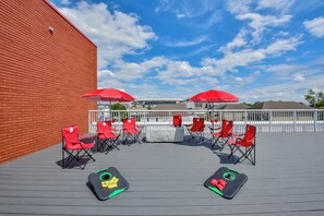 Terrace/patio - Steps to the Stadium - Book for Football Season!  Rooftop Deck! (Tuscaloosa)