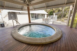 Terrace/patio - Seabird - Waterfront Retreat: Secluded lodges perfect for nature lovers (Forge Creek)