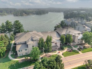 Unclassified image, 2 of 64, button