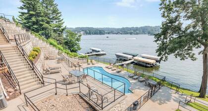 Luxury Lakefront Condo in Wisconsin Dells