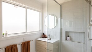 Een douche, een haardroger