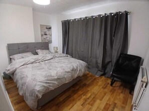 4 bedrooms, WiFi, bed sheets