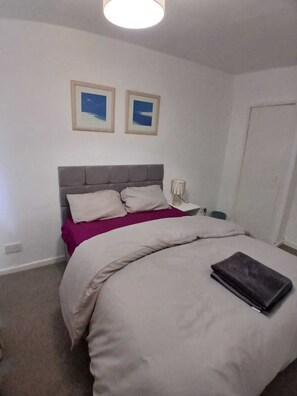 4 bedrooms, WiFi, bed sheets