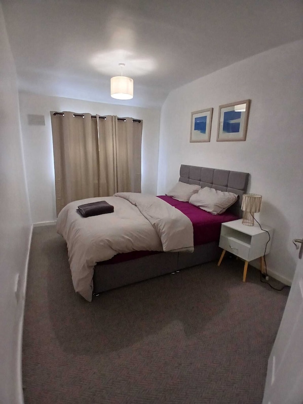 4 bedrooms, WiFi, bed sheets