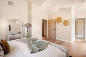 4 bedrooms, WiFi, bed sheets