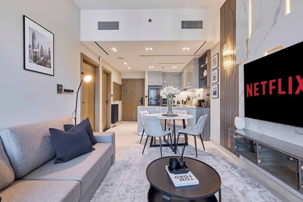 Apartment, 1 Bedroom, Accessible, Smoking | Dining room