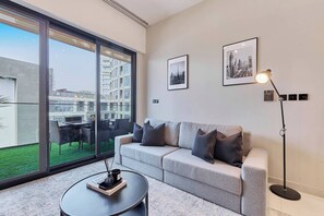 Apartment, 1 Bedroom, Accessible, Smoking | Living area