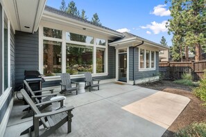 Terrace/patio - Bluebird Day - Shevlin Northwest (Bend)