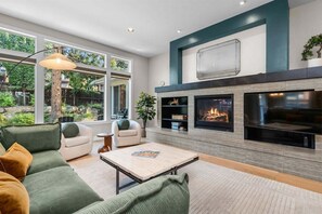 TV, fireplace, offices