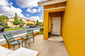 Apartment | 4 bedrooms, Internet - 101 Perfect Family Townhouse With Private Pool Near Disney Water Parks (Kissimmee)