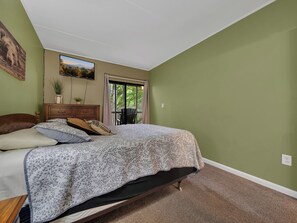 3 bedrooms, free WiFi, bed sheets