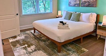 Well-Equipped 2BR Unit with Parking