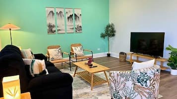 Téléviseur, bureau