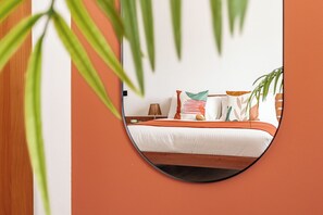 2 habitaciones, tabla de planchar con plancha y cuna de viaje 