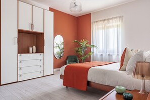2 habitaciones, tabla de planchar con plancha y cuna de viaje 