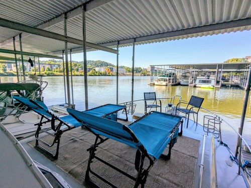 Cozy Vintage Yacht -- Walk to Neyland +Free Parking
