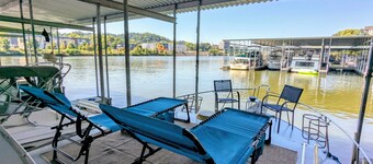 Cozy Vintage Yacht -- Walk to Neyland +Free Parking