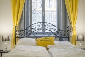 9 slaapkamers, een strijkplank/strijkijzer, wifi, beddengoed