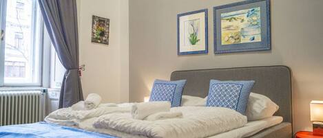 9 chambres, fer et planche à repasser, Wi-Fi, draps fournis