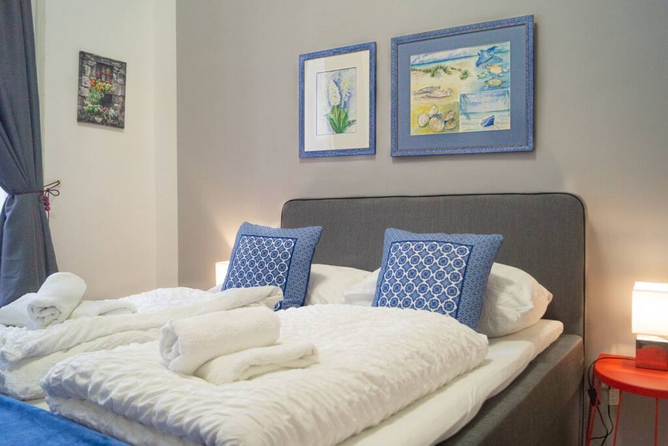 9 bedrooms, iron/ironing board, WiFi, bed sheets