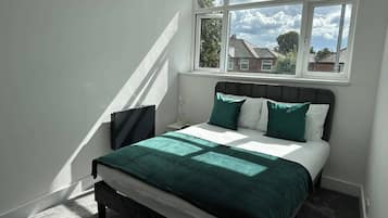3 habitaciones, tabla de planchar con plancha y wifi gratis