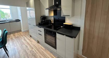 6 Guests/free Parking/old Trafford/20min City