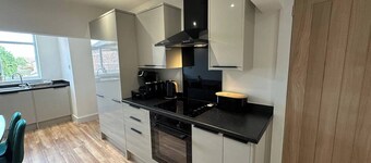 6 Guests/free Parking/old Trafford/20min City