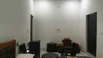 Superior Room | Rollaway beds, free WiFi, bed sheets