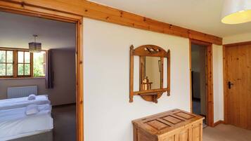 7 camere, con stile personalizzato, con arredamento individuale