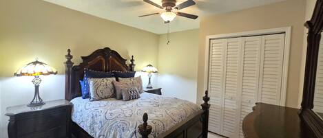 1 غرفة نوم وخدمة الإنترنت وملاءات أسرّة