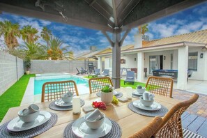 Outdoor dining