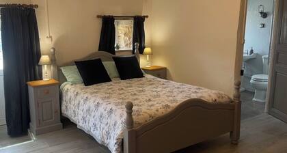 Chambre du Jardin (bed and breakfast) - family room, sleeping 1-4