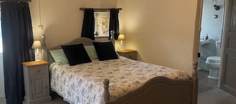 Chambre du Jardin (bed and breakfast) - family room, sleeping 1-4