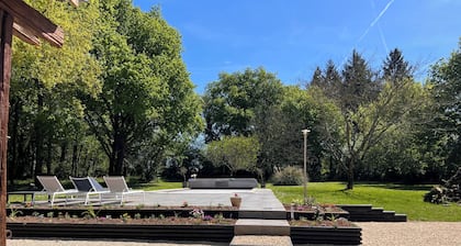 Chambre du Jardin (bed and breakfast) - family room, sleeping 1-4