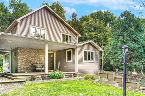 Wooded Retreat on 5 Acres: 6 Mi to Edinboro Lake!