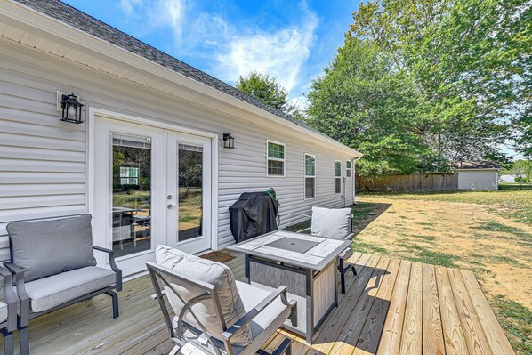House (3 Bedrooms) | Front of property