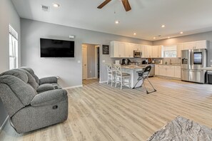House (3 Bedrooms) | Interior