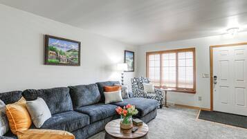 Apartment (2 Bedrooms) | Front of property