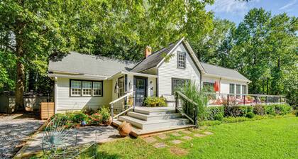 30 Acres & Pond: North Georgia Mtn Farmhouse