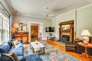 House (3 Bedrooms) | Interior - 30 Acres & Pond: North Georgia Mtn Farmhouse (Demorest)