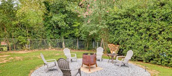 Families Welcome, Fenced Yard: Inviting Greer Home