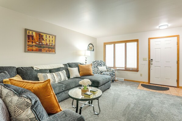 Apartment (2 Bedrooms) | Front of property